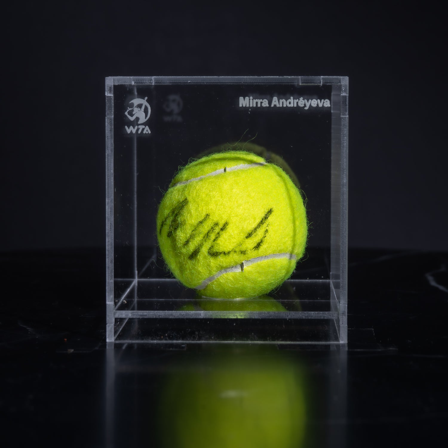 Pelota Firmada - Mirra Andréyeva